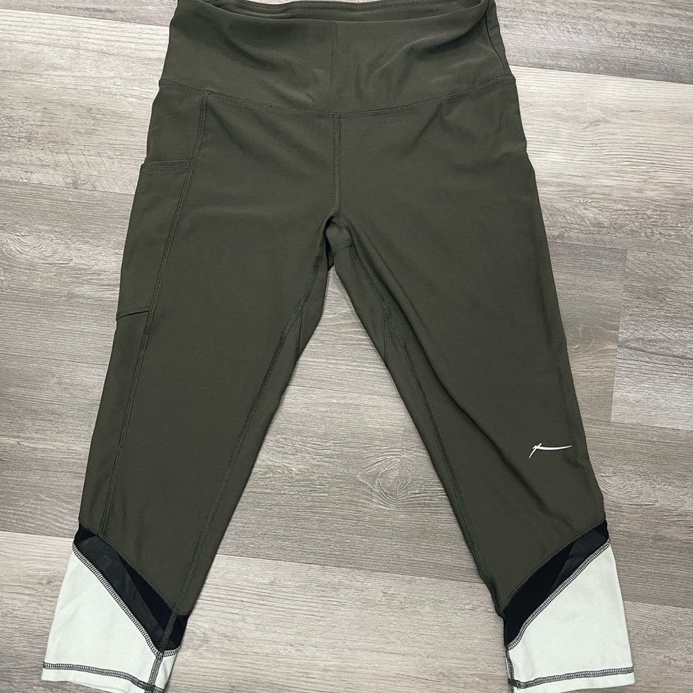 Gottex Olive Green women’s leggings size small